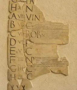 mittelalterliche Schrift_Capitalis monumentalis